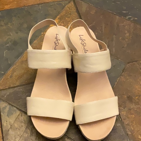 LifeStride Delta Women's Wedge Sandals soft system size 10 Like New - Picture 2 of 5